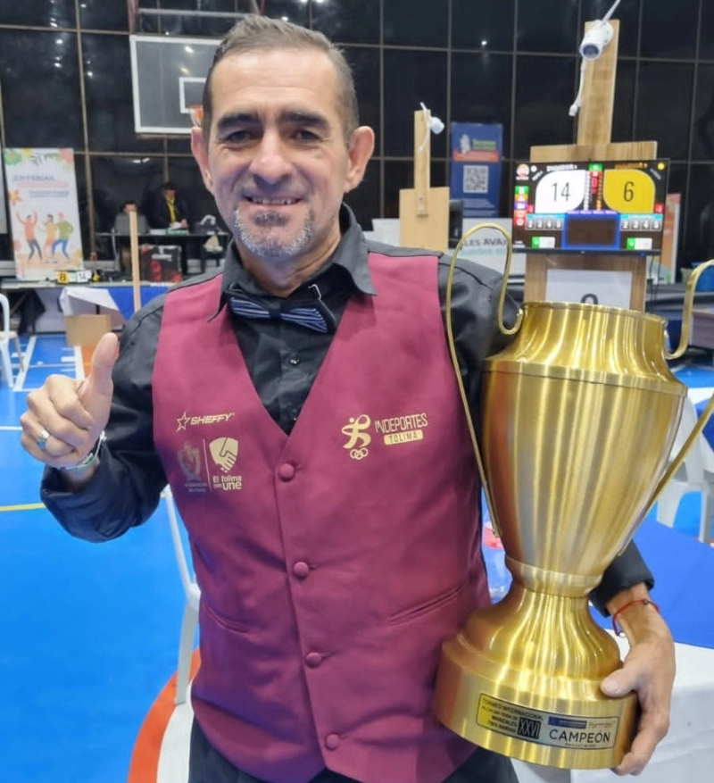 Humberto Castaño, "Pistolo", del Tolima, ganó el Internacional de Billar de la Feria. Feria de Manizales