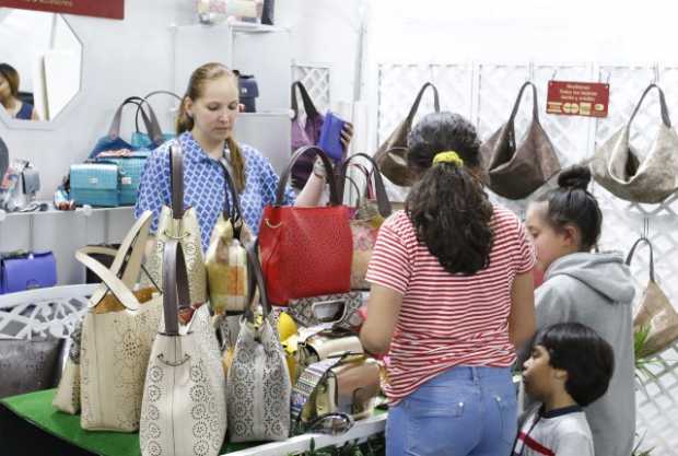 Productos nacionales e internacionales y en distintos materiales podrá observar el visitante. Productos nacionales e internacionales y en distintos materiales podrá observar el visitante.