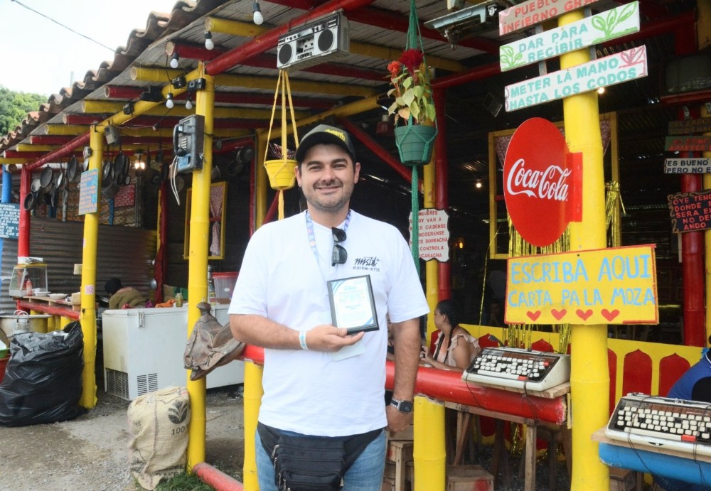 Julio Giraldo, ganador de la mejor fonda. Julio Giraldo, ganador de la mejor fonda.