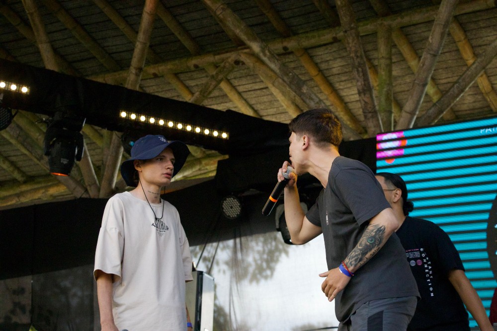 El torneo Maestro de las Lomas ofreció su habitual espectáculo de batallas de rap. El torneo Maestro de las Lomas ofreció su habitual espectáculo de batallas de rap.