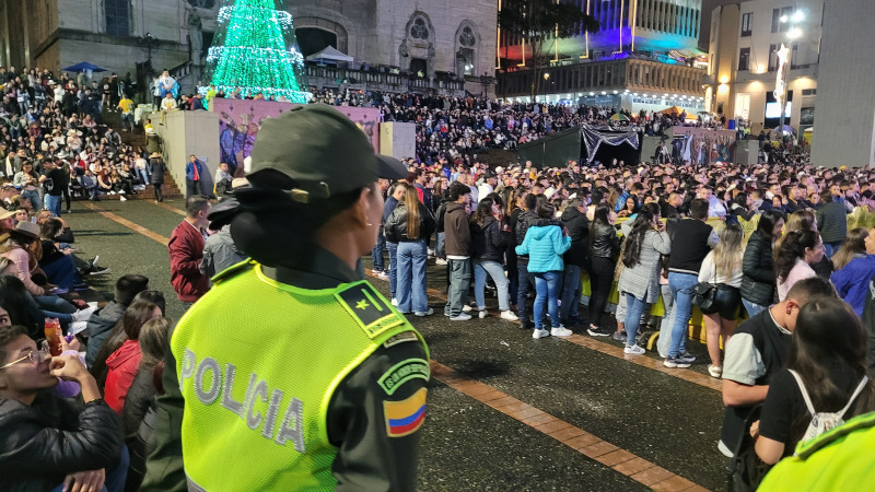 Recuerde llegar temprano a los eventos y tener paciencia. Las filas largas son el común denominador en cualquier evento. Recuerde llegar temprano a los eventos y tener paciencia. Las filas largas son el común denominador en cualquier evento.