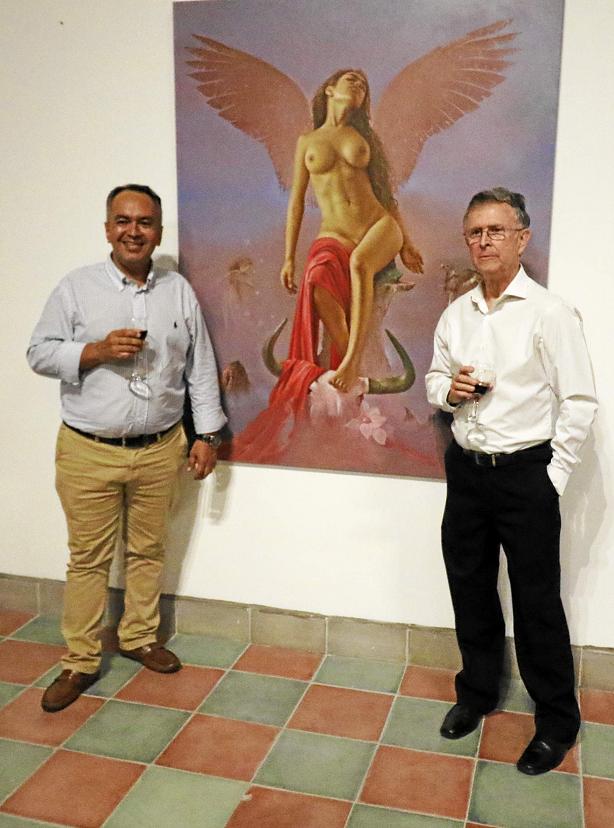 Acompaña al pintor Ramiro Ramírez, el alcalde de Chinchiná, Eduardo Andrés Grisales López. Acompaña al pintor Ramiro Ramírez, el alcalde de Chinchiná, Eduardo Andrés Grisales López.