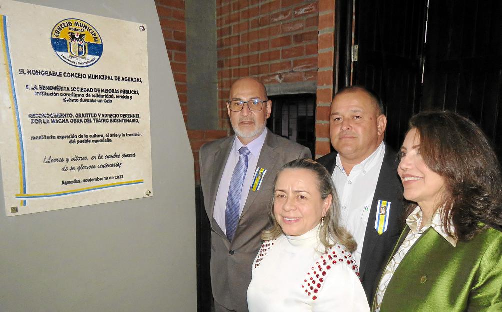 En el Teatro Bicentenario fue instalada una placa ofrecida por el Concejo Municipal, encabezada por su presidente Ariel Valencia. En el Teatro Bicentenario fue instalada una placa ofrecida por el Concejo Municipal, encabezada por su presidente Ariel Valencia.