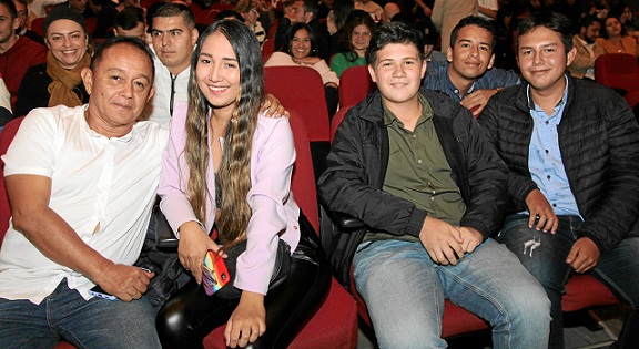 Nelson Torres, Laura Torres, Samuel Agudelo y Kevin Gutiérrez. Nelson Torres, Laura Torres, Samuel Agudelo y Kevin Gutiérrez.