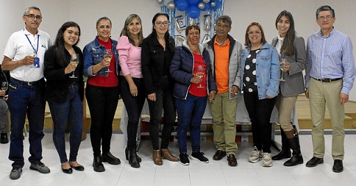 Patricia Jurado y sus compañeros de área administrativa y financiera.