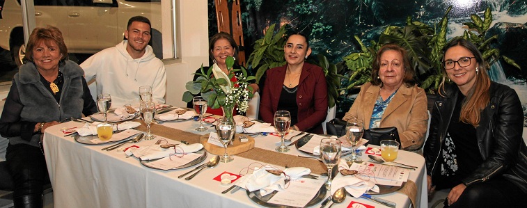 Gladys Restrepo, Nicolás Hoyos, Luz Amparo Rojas, Luz Elena Mejía, Luz Marina Ramírez y Jimena Beltrán Ramírez.