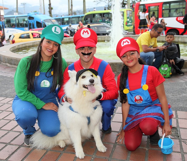 Alejandra Idárraga, Carlos Andrés Henao y Camila Henao