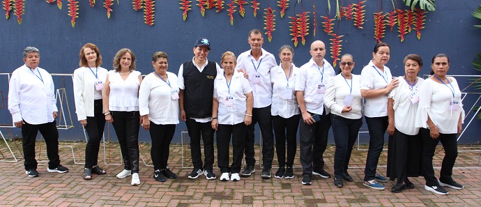 Grupo de organizadores del almuerzo.
