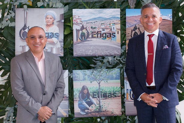 Carlos Alberto Mazeneth Dávila, gerente de Efigás, y Aquiles Mercado González, vicepresidente financiero y administrativo de Promigas.