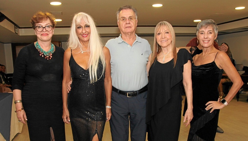 Nelson Gómez y Alicia Granada en compañía de los extranjeros Pablo Habeajan (Orlando, Florida), Carmen Brunner (Colorado, Florida) y Marina Saksoneva (Nueva York).