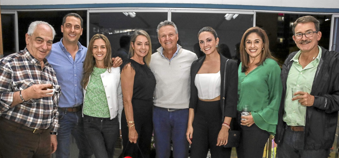 Roberto Herz, Gerónimo Barreneche, Ana Catalina Garcéz, Liliana Martínez, Luis Emilio Sierra, Stefanía Sierra, Lida Cecilia Botero de Ocampo y Emiliano Ángel.