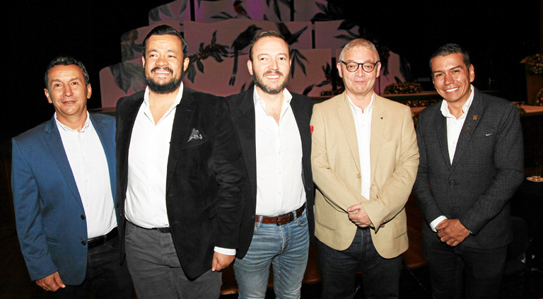 Julio César Orozco, Diego Armando Rivera, director de la Unidad Gestión del Riesgo; Esteban Restrepo Uribe, gerente de la Empresa de Renovación Urbana; Luis Guillermo Quintero Estrada, secretario de Agricultura; y Juan José Silva, gerente People Contac.