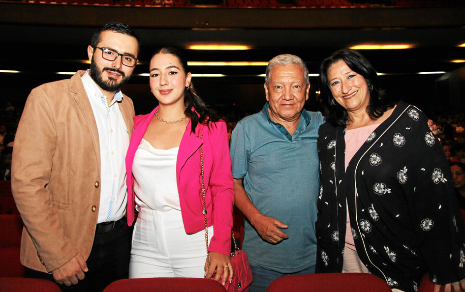 Andrés Ortiz, gerente del Cable Aéreo de Manizales; Karina Díaz, César Quintero y Luz Elena García, directora del Centro de Recepción de Menores.