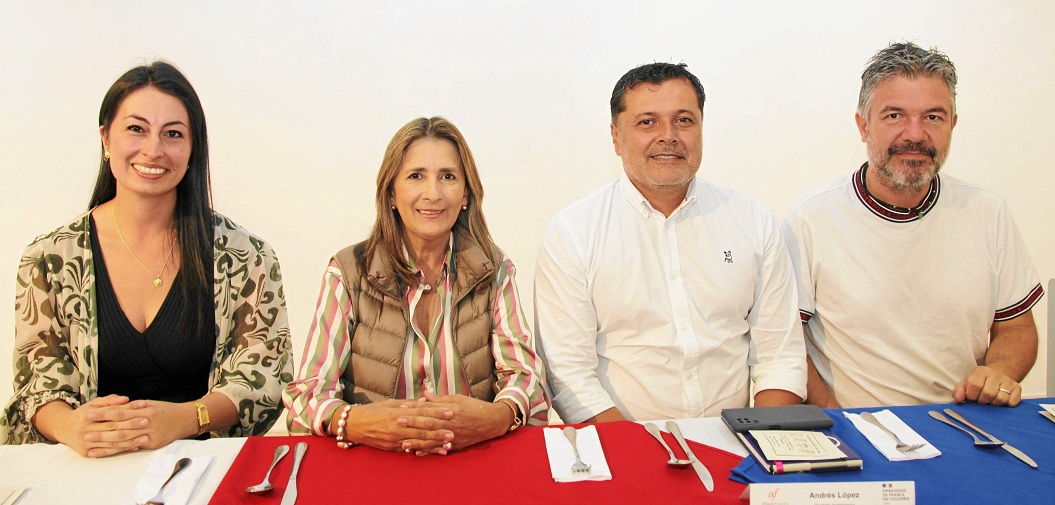 Claudia Marcela López, Margarita López Pinzón, Andrés López y Jaime Andrés Vieira.