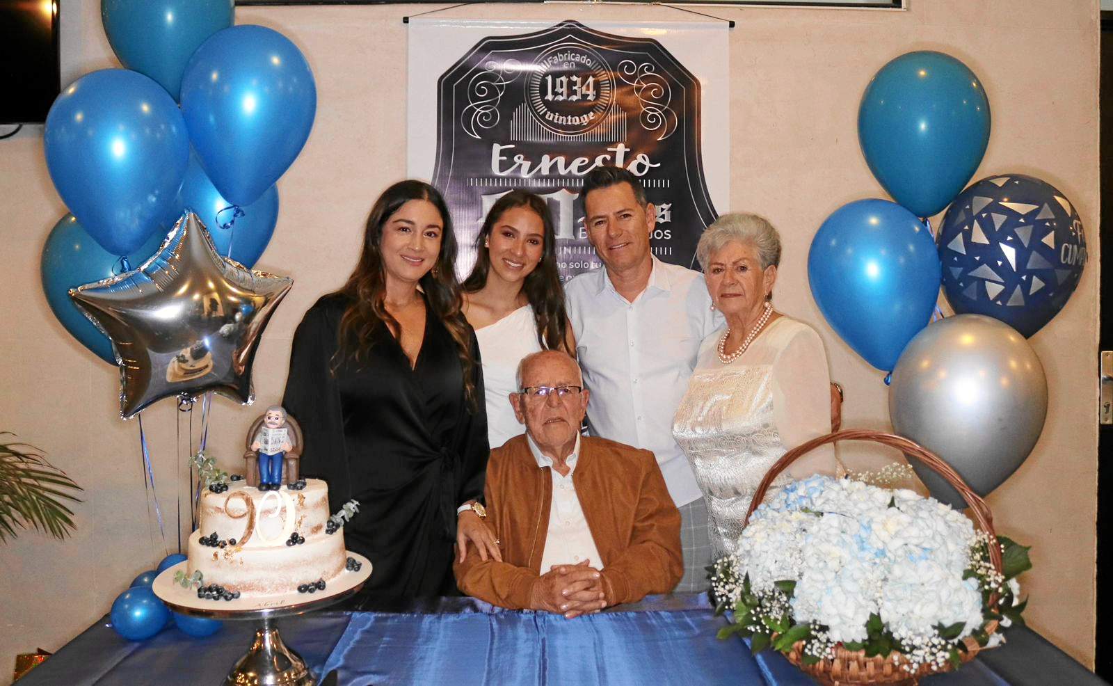 Ernesto Quintero y su familia.