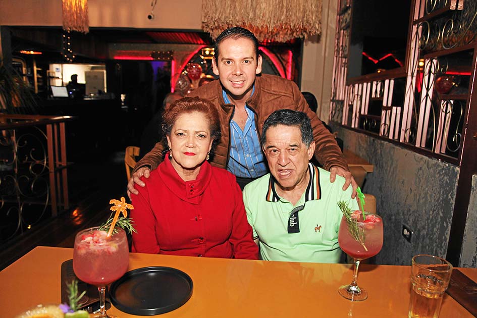 Gladys Elena Castaño Molina, Ramiro Giraldo Garzón y Santiago Castaño.
