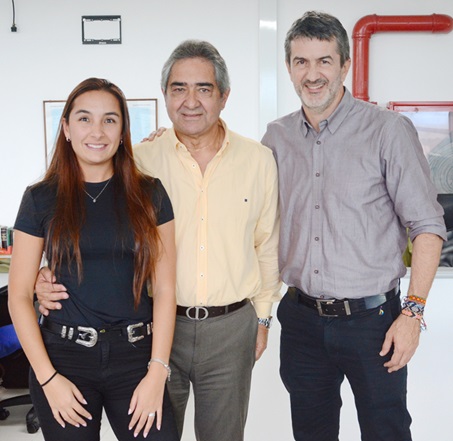 Laura Rivera Echeverri, gerente comercial, Jorge Hernán Botero Restrepo y Santiago Villegas Yepes, director-gerente del periódico LA PATRIA.