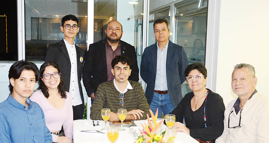 Andrés Loaiza, Natalia Becerra, Juan Pablo Laguna, Martha Liliana Duque, Luis Eduardo Laguna,  Julián Guzmán, Richard Millán y Wilson Escobar.