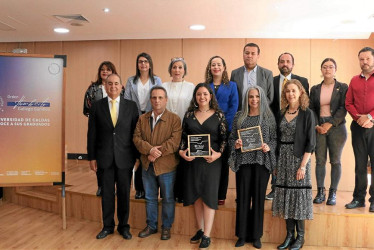 Fila superior: Elvira Cristiana Ruiz Jiménez, decana de la Facultad de Ciencias Exactas y Naturales; Ana Milena Gualdron, delegada del Ministro de Educación ante el Consejo Superior; Luisa Fernanda Giraldo Zuluaga; rectora encargada; Carolina López Sánchez, Walter Castañeda Delegado, Facultad de Artes y Humanidades; Germán Camilo Díaz Fajardo, representante docentes; Laura Alzate, representante estudiantil; y Gonzalo Ocampo Taborda, vicerrector de Investigaciones, Fila inferior: Bernardo Rivera Sánchez, Alb