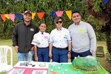 Fotos | Luis Trejos | LA PATRIA Luis Carlos Ríos, Sofía Aguirre, Daniela Giraldo y Jhonatan Franco, de la Tecnología en Atención Prehospitalaria.