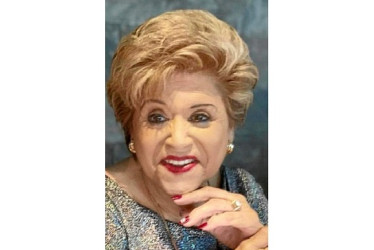 Clelia Puerta de Martínez.
