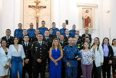 Albeiro Rudas | LA PATRIA El Instituto Penitenciario y Carcelario de mediana seguridad de Anserma en compañía de la Administración Municipal, rindieron un reconocimiento a guardianes del municipio, por su labor en la protección y seguridad a la población privada de la libertad. Entre los asistentes Sandra Liliana Penagos, directora del establecimiento de reclusión y Yineth Hernández, secretaria de Gobierno de Anserma.