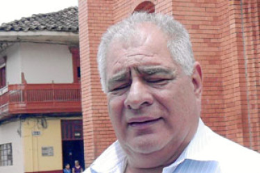 En Anserma sienten la ausencia del abogado Conradino Gómez Tobón, quien por más de 47 años prestó sus servicios en el área del derecho. Tuvo su oficina en la Alcaldía por varias décadas, trabajó en la rama judicial y fue juez de la República. En en el municipio caldense se radicó y solo acudía los fines de semana a Manizales para visitar a su familia. Es recordado por su fino humor, por ser liberal de pura cepa y por compartir con su grupo de amigos en la cafetería Las Américas. Sus exequias se cumplieron e