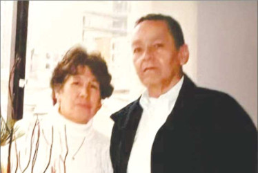  Gonzalo Parrado Moreno y Carola Pineda de Parrado descansan en la paz del señor. Es difícil  describir lo que sentimos con su partida, pero su recuerdo sigue con nosotros en nuestros corazones y así será eternamente. 