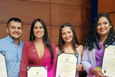 Foto | Cortesía | LA PATRIA Joan Alexis Castro Betancur, María Alejandra Valencia, Laura Dávila y Jeissy Renteria obtuvieron su especialización en Ingeniería Ambiental-Área Sanitaria de la Universidad Nacional de Colombia, sede Manizales.