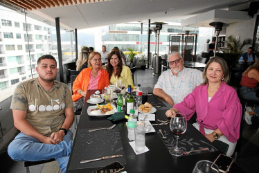 Foto | Argemiro Idárraga | LA PATRIA Juan Manuel Chica, Ana Cecilia Mesa, Luisa Fernanda Díaz Peláez, Yoser Graziano y Mónica Restrepo.