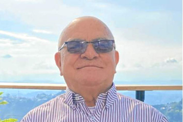 Foto | Lector | LA PATRIA El comerciante manizaleño Ángel María Quiceno Hernández festejó sus 80 años de vida. Su esposa, sus hijas y sus nietos le desean que Dios le conceda muchos más años de vida.