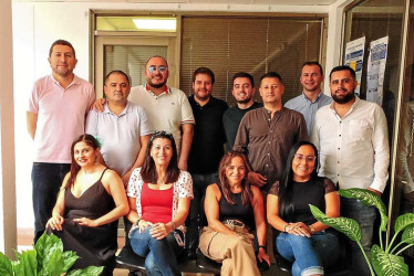 Foto | Cortesía | LA PATRIA Arriba: Norbey Henao, Nelson E. Paz, Sebastián Acevedo, Juan Manuel Montes, Santiago Trujillo, Gustavo A. Betancur, Santiago Camacho y Rodrigo Loaiza. Abajo: Paula A. Naranjo, Liliana Aguirre, Sandra del P. Zapata y Erika J. Moreno.