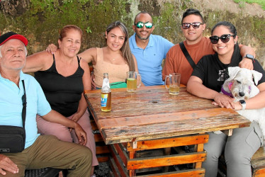 Fotos | Argemiro Idárraga | LA PATRIA Orlando Suspes, Estella Córdoba, Daysi Zuñiga, Pablo Villafañe, Lucas Salazar y Natalia Suspes.