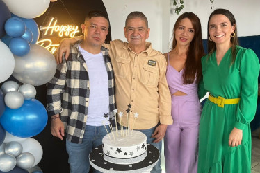 Foto | Henry Giraldo | LA PATRIA Josué Alzate Henao, pensionado de la Policía, celebró su cumpleaños en el restaurante Sublime, en Villamaría. Compartió con sus hijos Heberth; Diana Marcela, y Daissy Lorena Alzate Moreno, secretaria de Desarrollo Empleo e Innovación de la Gobernación de Caldas.