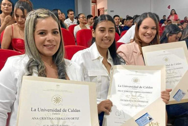 Fotos | Cortesía U. de Caldas | LA PATRIA Tecnólogas en Finanzas.