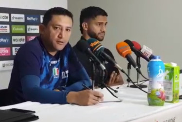 Diego Corredor y Alejandro Artunduaga, técnico y jugador del Once Caldas. 