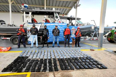 Foto | Tomada de www.armada.mil.co | LA PATRIA Según las autoridades, con esta incautación dejaron de ingresar por lo menos 6,2 millones de dólares a las finanzas de las organizaciones narcotraficantes.