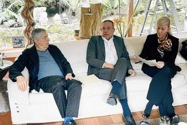 César Gaviria es el primero en apartarse de apoyar la reforma a la salud, Efraín Cepeda, presidente del Partido Conservador, y Dilian Francisca Toro, del Partido de la U, aún estudian el apoyo de sus partidos a esa iniciativa.