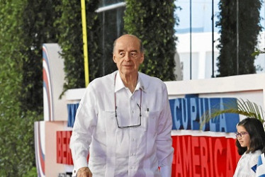 El ministro de Exteriores de Colombia, Álvaro Leyva Durán, dijo que espera que Estados Unidos también participe en esa reunión que tendrá lugar en Bogotá.