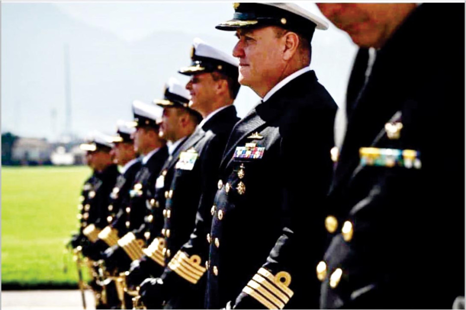 El marino Caldense oriundo de Anserma y ex alumno del Colegio San Carlos, JORGE MARIO SÁNCHEZ GARCÍA, ha sido ascendido al grado de Capitán de Navío de la Marina de Guerra de Colombia con el decreto número 2352 de fecha 29 de Noviembre/2022 del Ministerio de Defensa Nacional; sus padres, hermanos, amigos y paisanos nos regocijamos con esta distinción y le auguramos futuros éxitos en su carrera naval