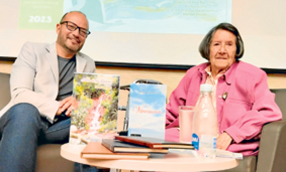 Juan Carlos Acevedo fue el presentador de la poeta Dorian Hoyos Parra.