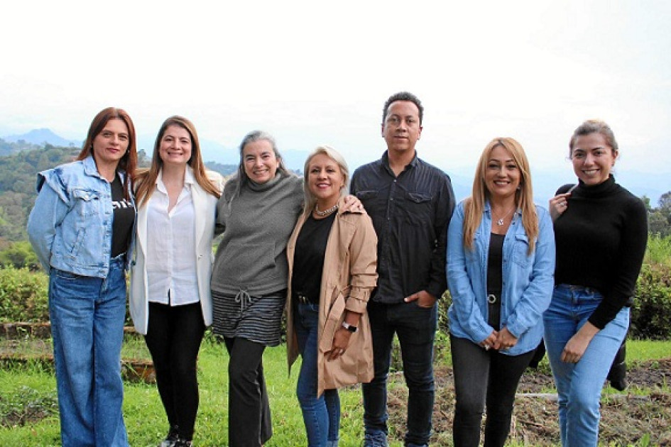Fotos | Luis Trejos | LA PATRIA Francia Gómez, Paula Toro, Gloria Hoyos, Blanca Mery Sánchez, Nelson Reyes, Paola Cristancho y Susana López.