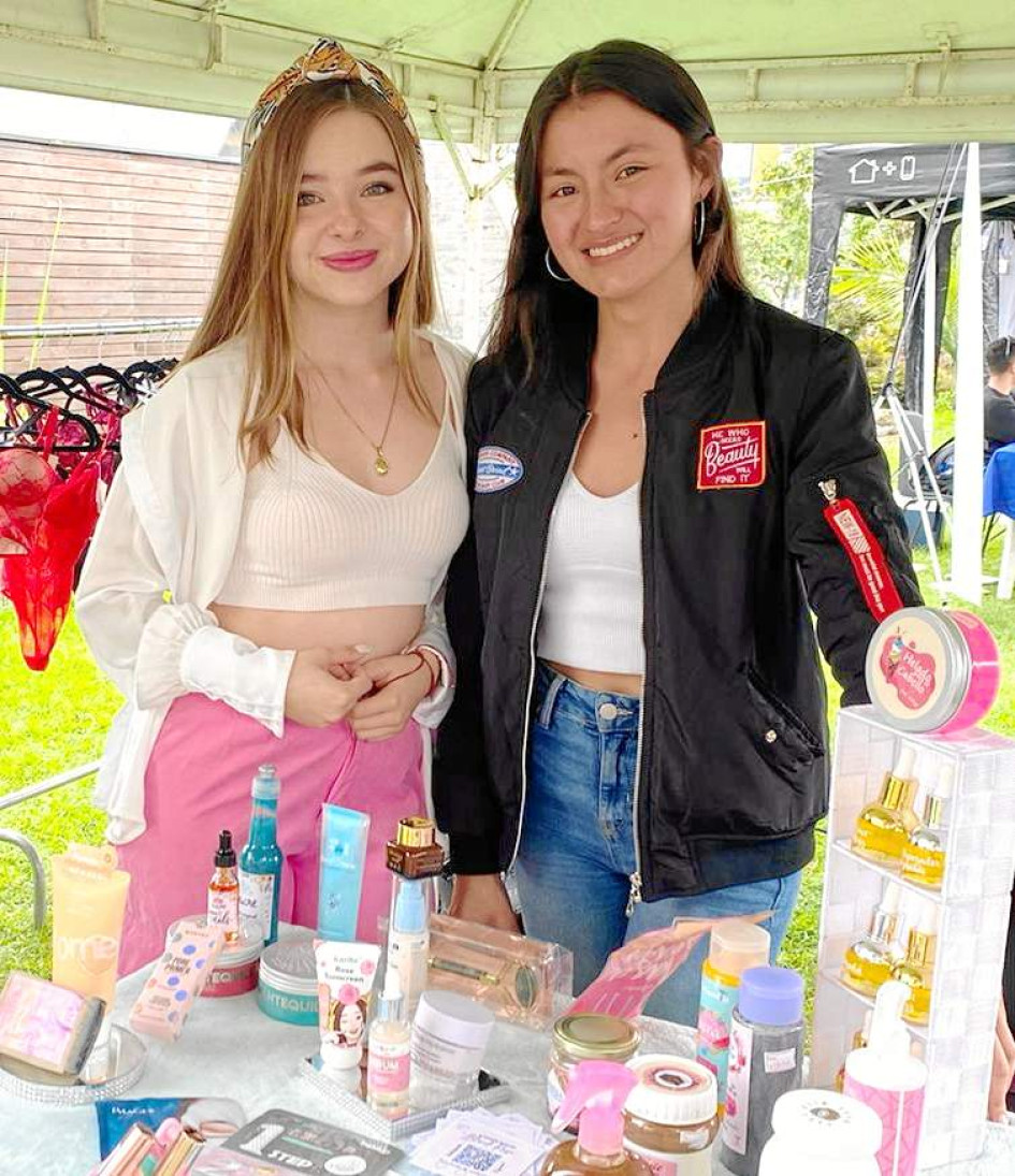 Fotos | Cortesía Universidad Autónoma | LA PATRIA Sara Aguirre y María José Arias.