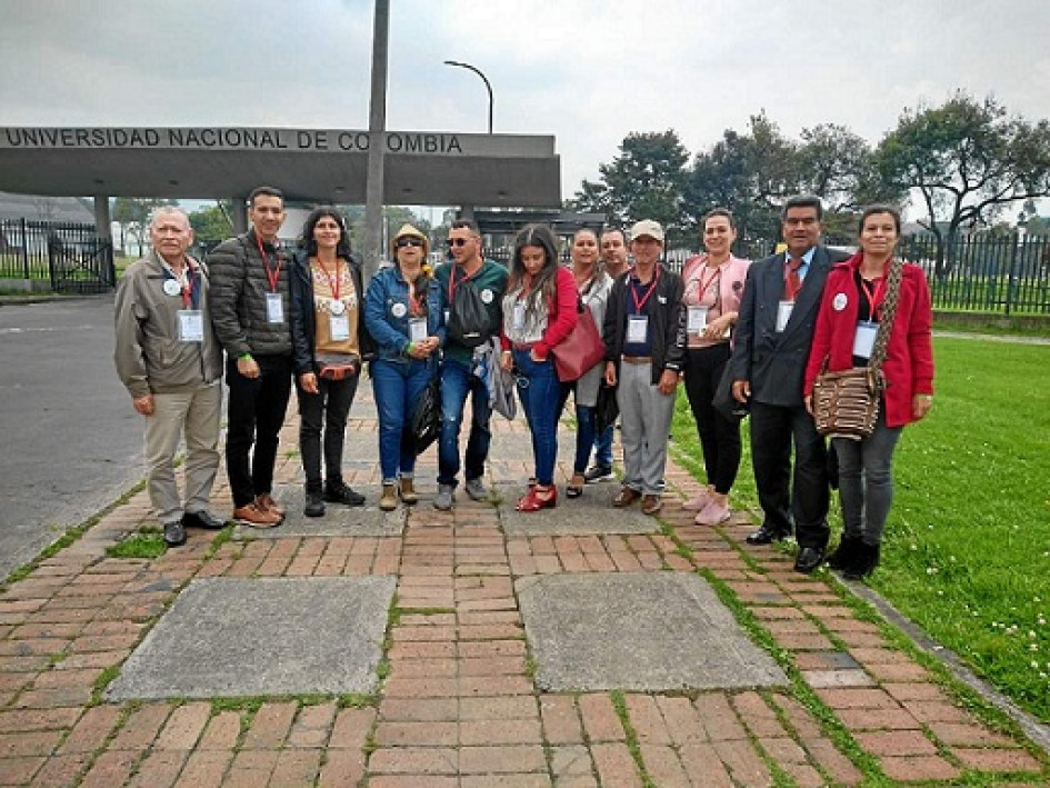 Foto / Cortesía / LA PATRIA Julio Amaya (Fresno) , Braian Rodríguez (Fresno), Catherine Marín (Herveo), Carmen Ocampo (Armero- Guayabal), Elmer Bonilla (Herveo), Mary Suárez (Casabianca), Luz Dary Pinilla (Lérida), Fernando Niño (Lérida), Ramiro Ávila (Falán), Patricia Patiño (Fresno), Jaime Murillo (Líbano), Mariana Erazo (Falán) y Yimi Escobar, presidente de la Federación de Acción Comunal del Tolima.