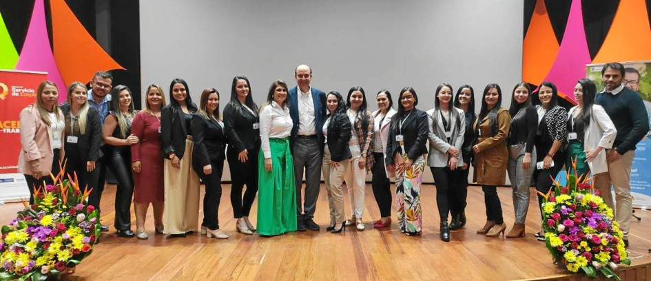 Con la conferencia La magia de Servir con Propósito, con Gabriel Vallejo, en el auditorio de Confa, se celebraron los 10 años del Mecanismo de Protección al Cesante de Confa.