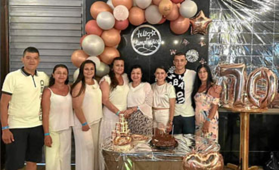 Fotos | Lector | LA PATRIA Gabriela Franco Narváez Escobar con sus siete hijos: John Freddy, Luz Stella, Sandra Milena, Claudia Marcela, Gabriela, María Eugenia y Olga Lucia.