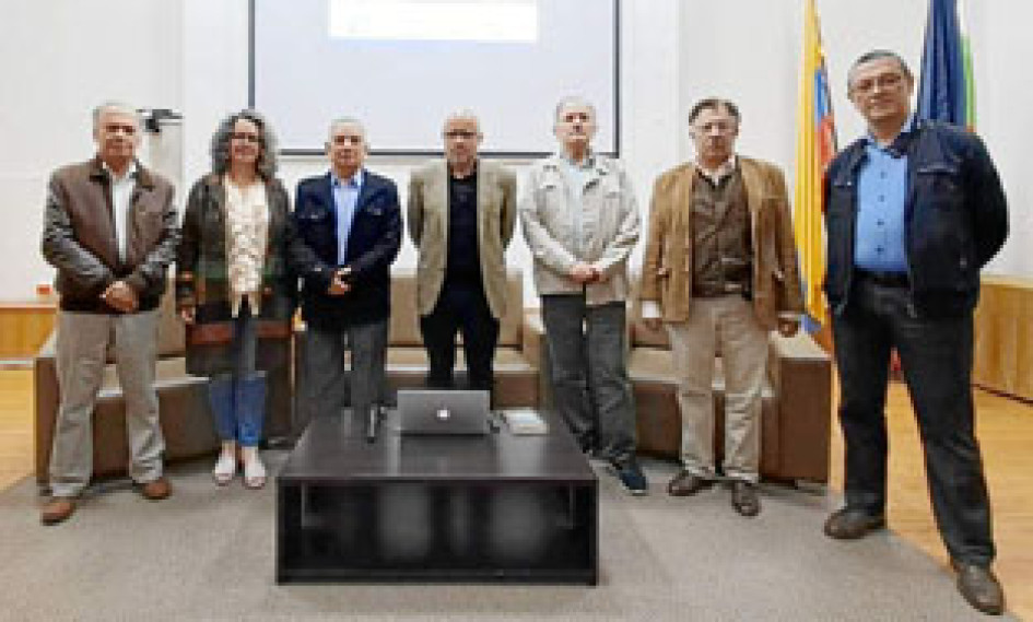 Foto | Cátedra Historia Regional de Manizales y Caldas | LA PATRIA Albeiro Valencia Llano, Alba Lucía Hurtado Pérez, Octavio Hernández Jiménez, Francisco Javier González, Gonzalo Duque Escobar, Fabio Arias y Luis Fernando Sánchez Jaramillo en el prelanzamiento de la Octava Cátedra de Historia Regional de Manizales y Caldas, Cultura y Territorio, que se llevó a cabo en el auditorio Tulio Gómez Estrada de la Universidad de Caldas.
