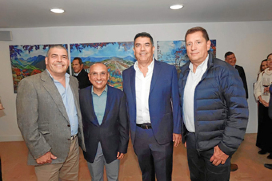 Fotos | Cortesía Efigas | LA PATRIA Gustavo Gómez Córdoba, director Caracol 6 am; Carlos Alberto Mazeneth Dávila, gerente general Efigás; Carlos Arturo Gallego, gerente Termales del Otoño; y Gabriel de las Casas Escobar, director La Luciérnaga.