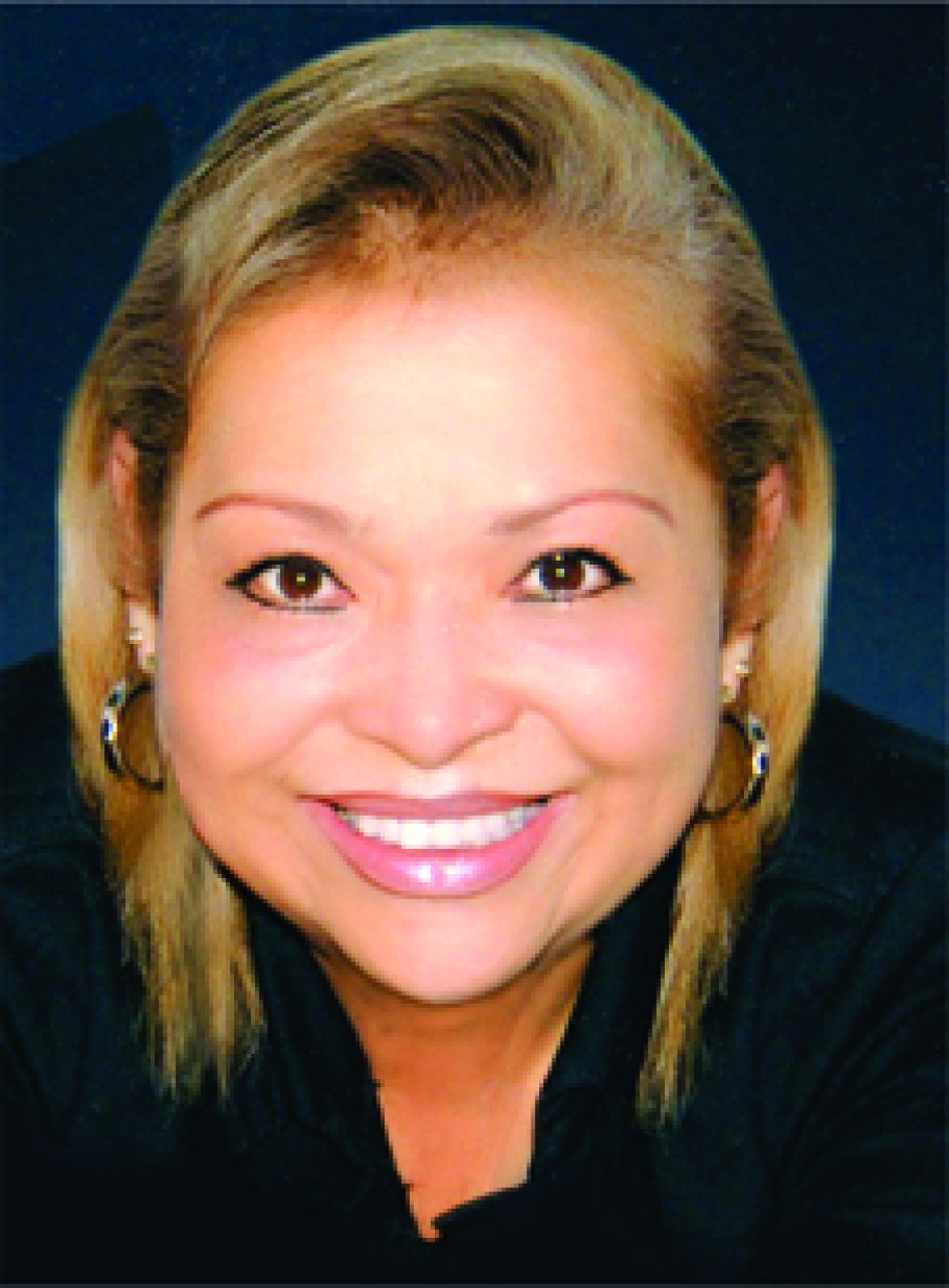 Dorita: Hoy te extraño más que nunca. Era tan diferente cuándo estabas tú, sí que era diferente cuando estabas tú. Amor eterno e inolvidable. Carlos Eduardo Carmona Arias.