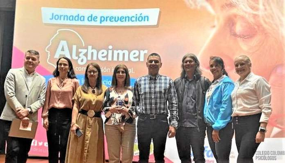 Foto | Lector | LA PATRIA En el Auditorio Hernando Aristizábal de Confa se realizó una jornada de prevención del Alzheimer. Al evento asistieron Uriel Bernal, Patricia Montaña, Diana Restrepo, Luz Adriana Heinish, William Suárez, Fáber Hernández, Paula Rentería y Margarita María Maya.